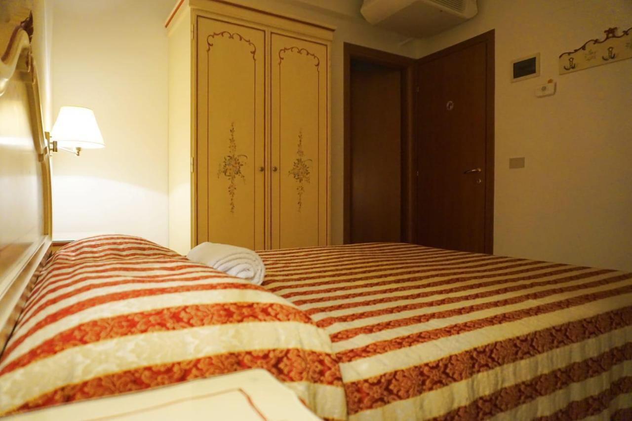 Guesthouse Al Profeta Venesia Bagian luar foto