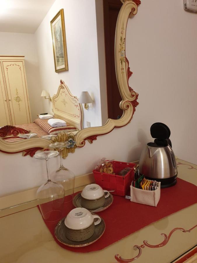 Guesthouse Al Profeta Venesia Bagian luar foto