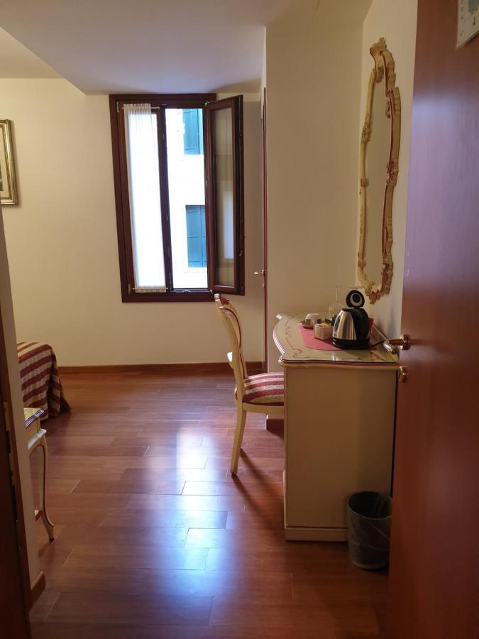 Guesthouse Al Profeta Venesia Bagian luar foto